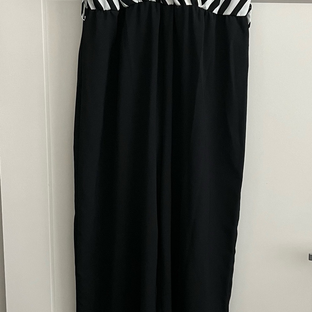 Black-and-white romper XL